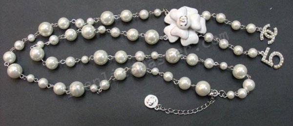 Chanel Replica White Pearl Necklace