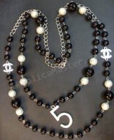 Chanel Branco / Colar Black Pearl Réplica