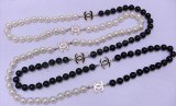 Chanel White / Black collier de perles Réplique