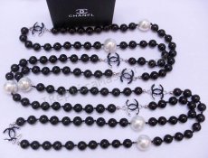 Chanel Black / White Pearl Necklace Replik