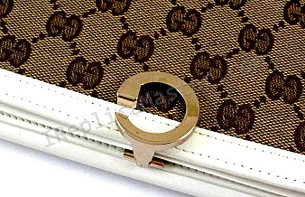 Carteira Gucci Réplica  Clique na imagem para fechar