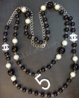 シャネルホワイト/ブラックパールネックレスレプリカ シャネルホワイト/ブラックパールネックレスレプリカ